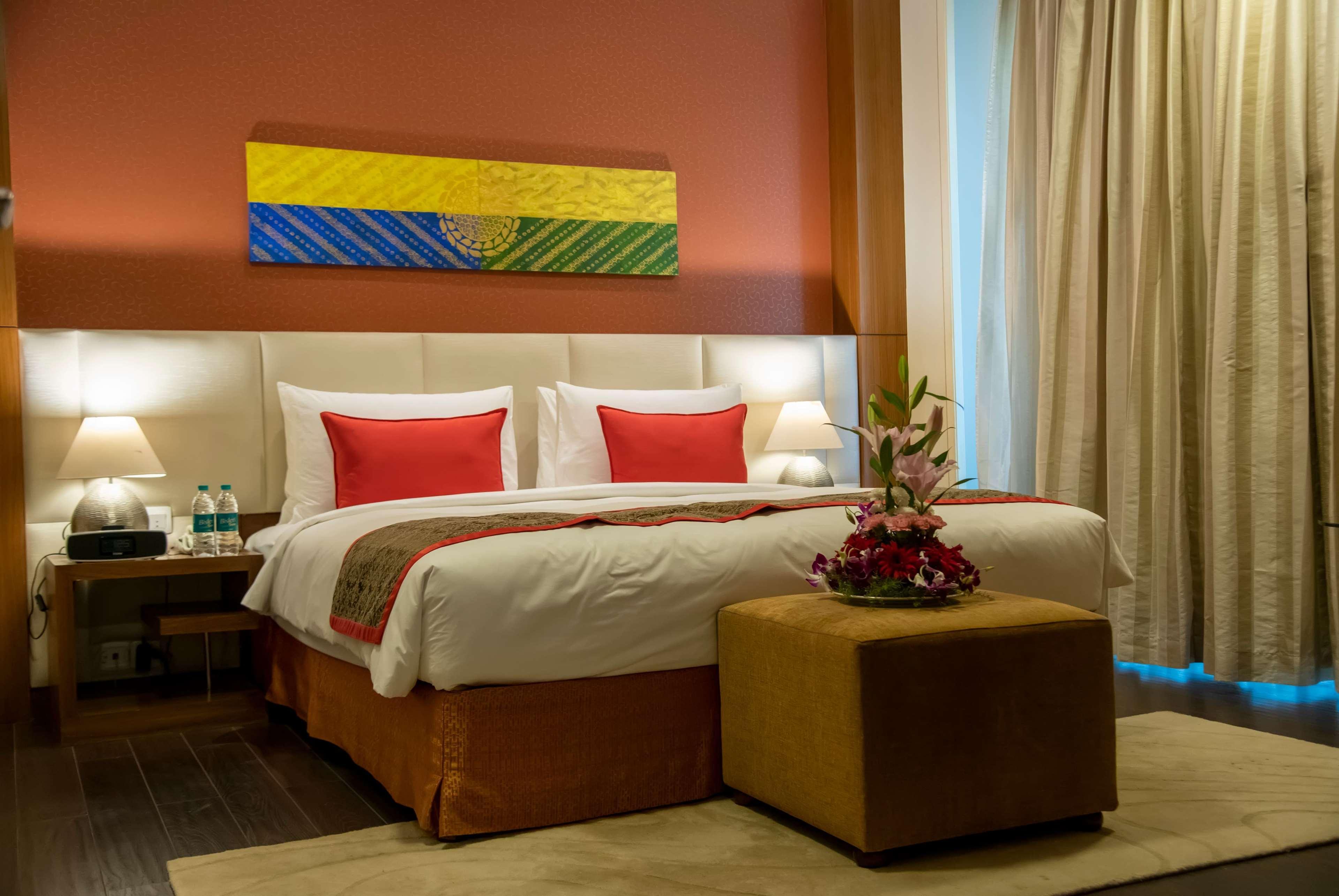 Ramada Plaza By Wyndham Pune Hinjewadi Dāpuri Exteriör bild