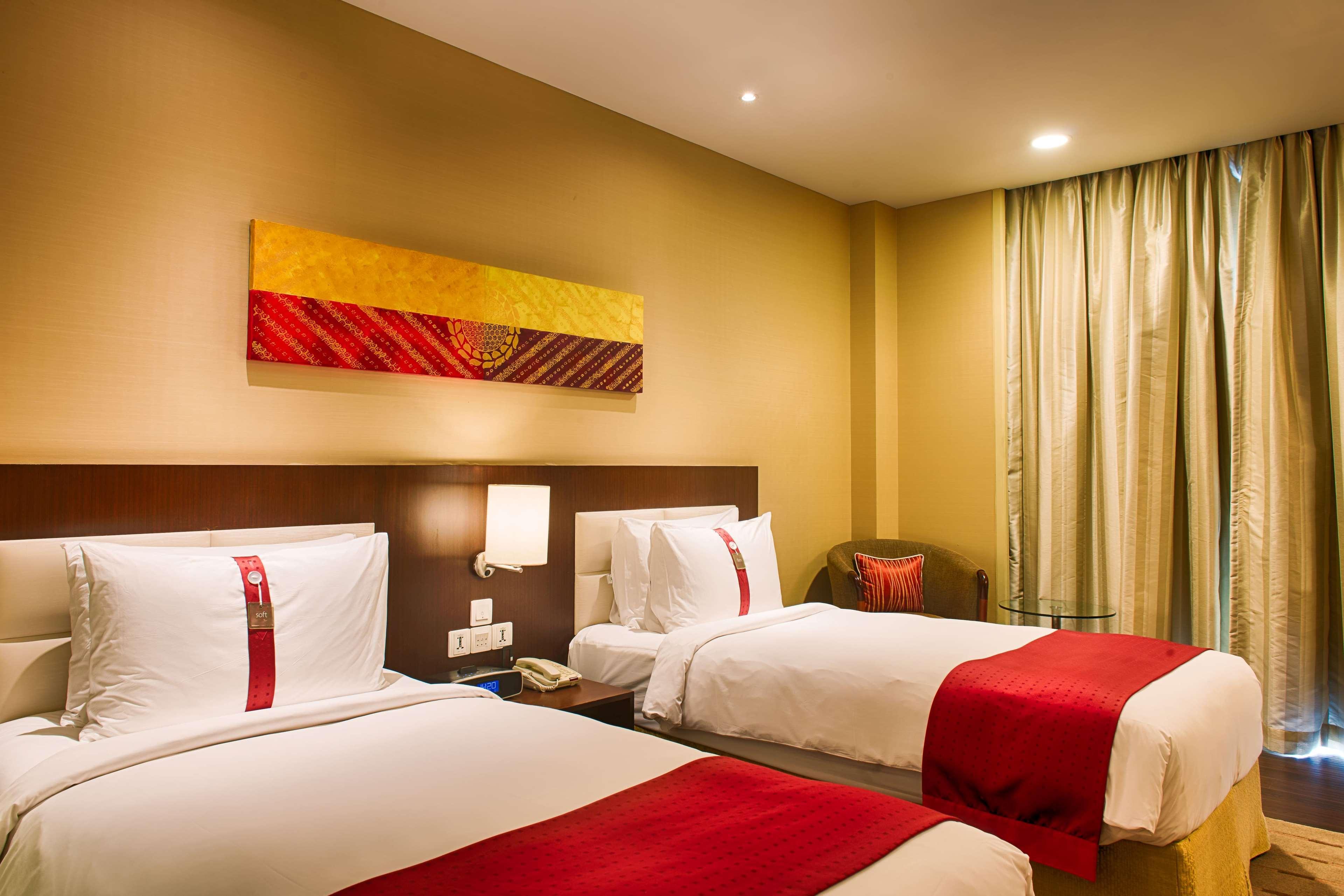 Ramada Plaza By Wyndham Pune Hinjewadi Dāpuri Exteriör bild