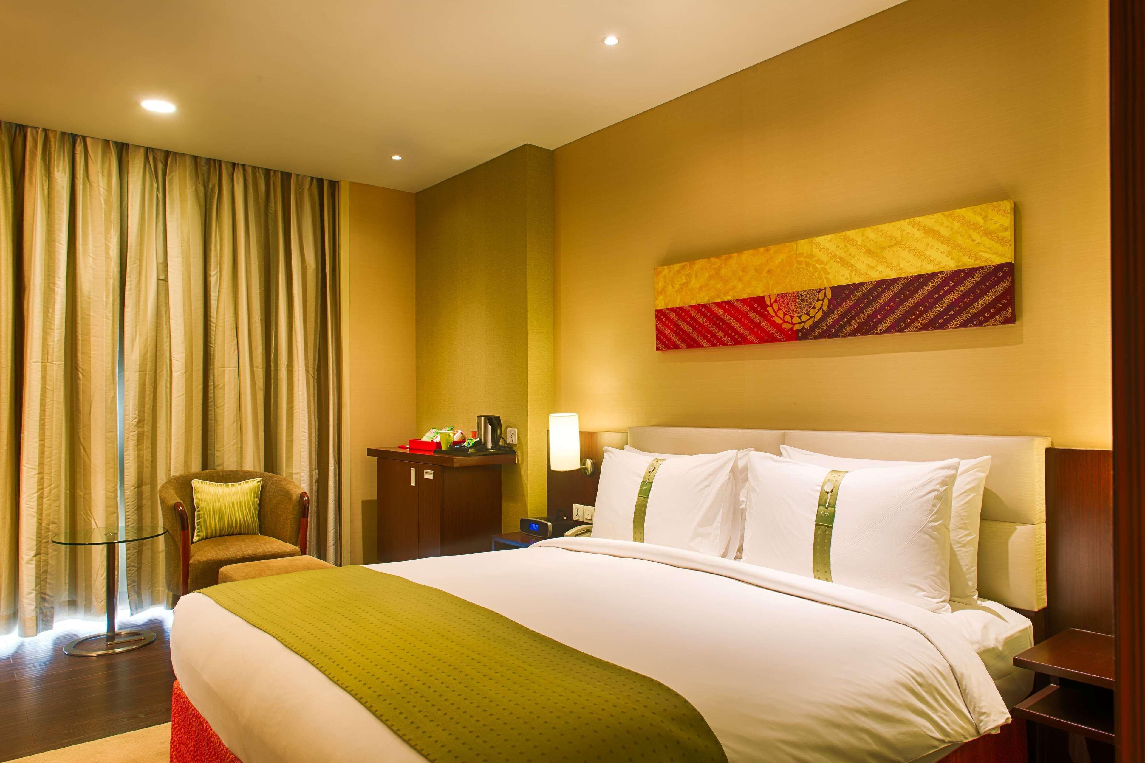 Ramada Plaza By Wyndham Pune Hinjewadi Dāpuri Exteriör bild