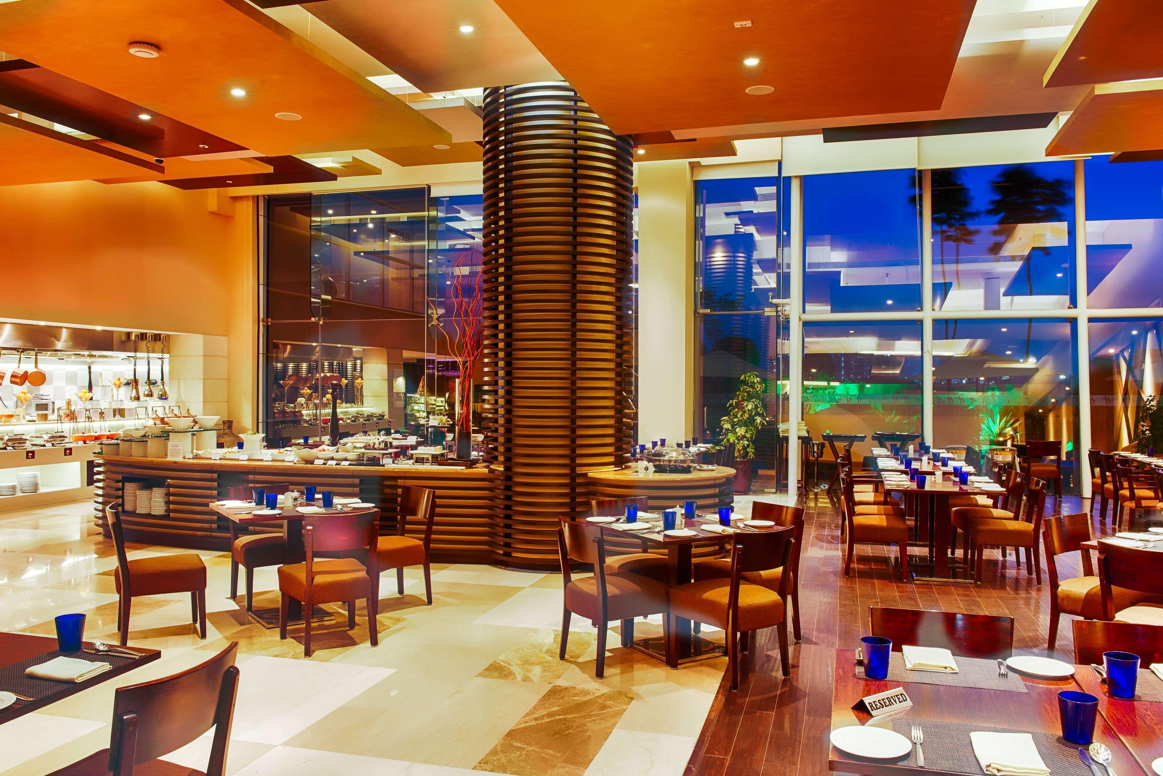 Ramada Plaza By Wyndham Pune Hinjewadi Dāpuri Exteriör bild