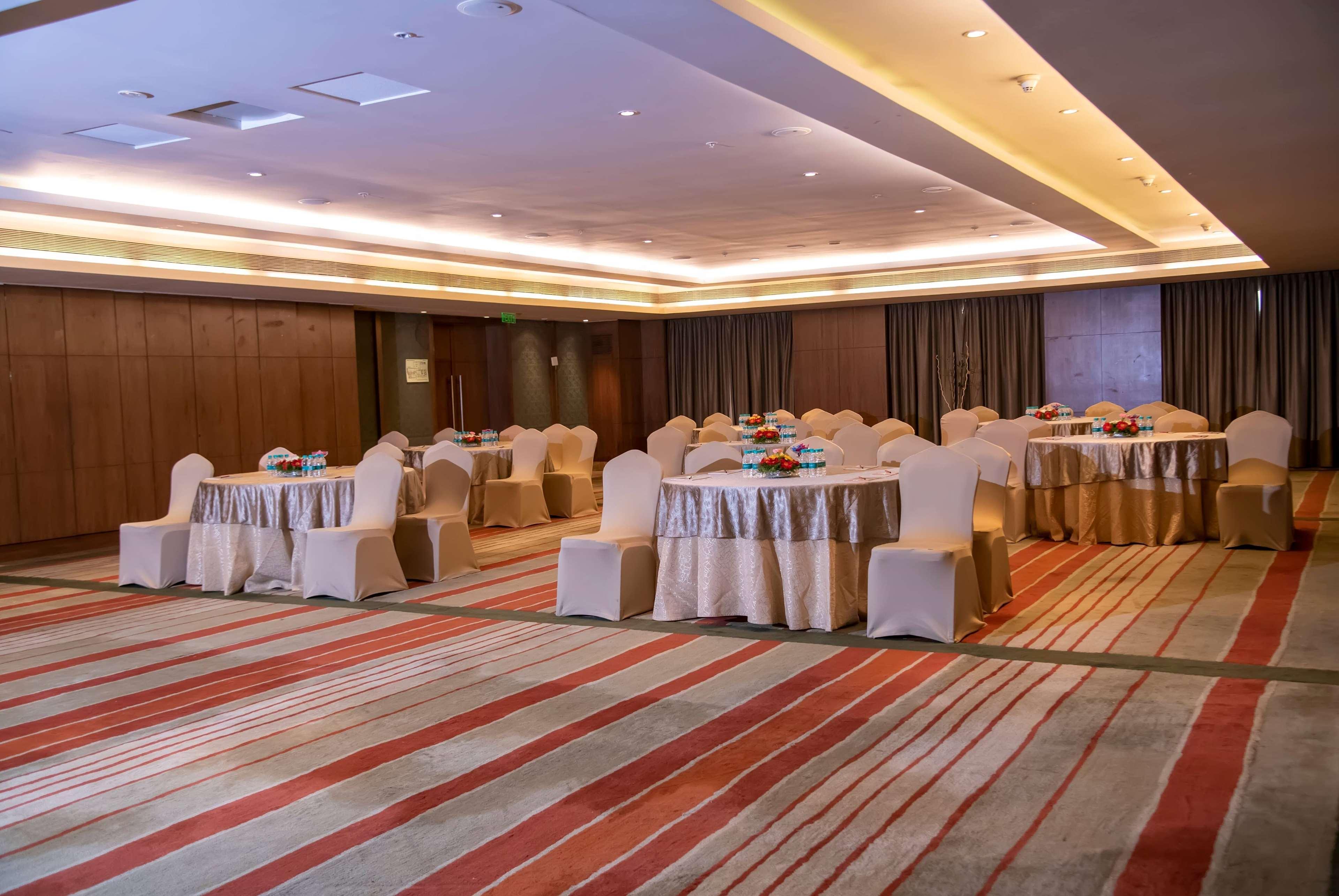 Ramada Plaza By Wyndham Pune Hinjewadi Dāpuri Exteriör bild