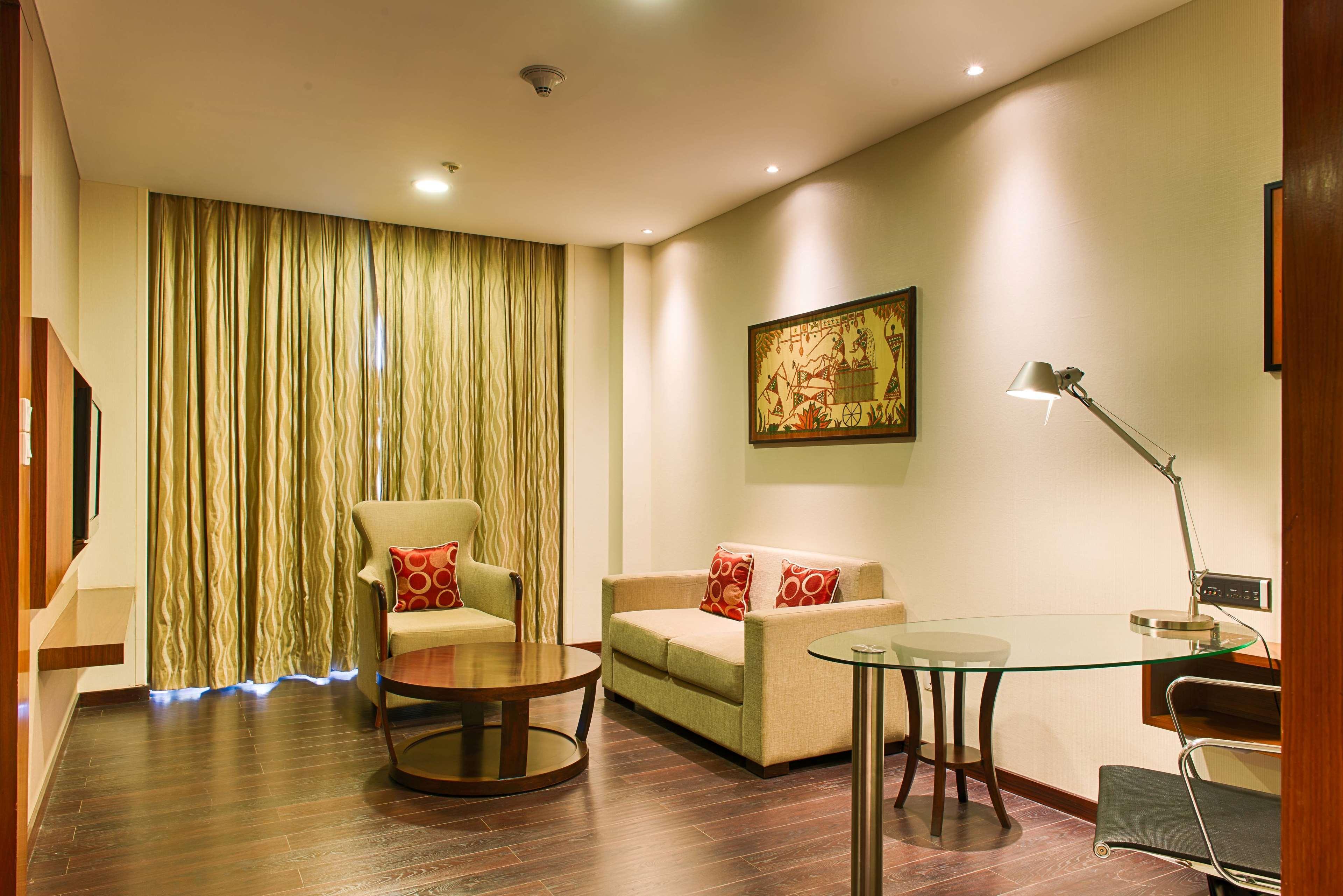 Ramada Plaza By Wyndham Pune Hinjewadi Dāpuri Exteriör bild