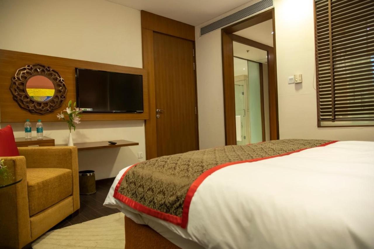 Ramada Plaza By Wyndham Pune Hinjewadi Dāpuri Exteriör bild