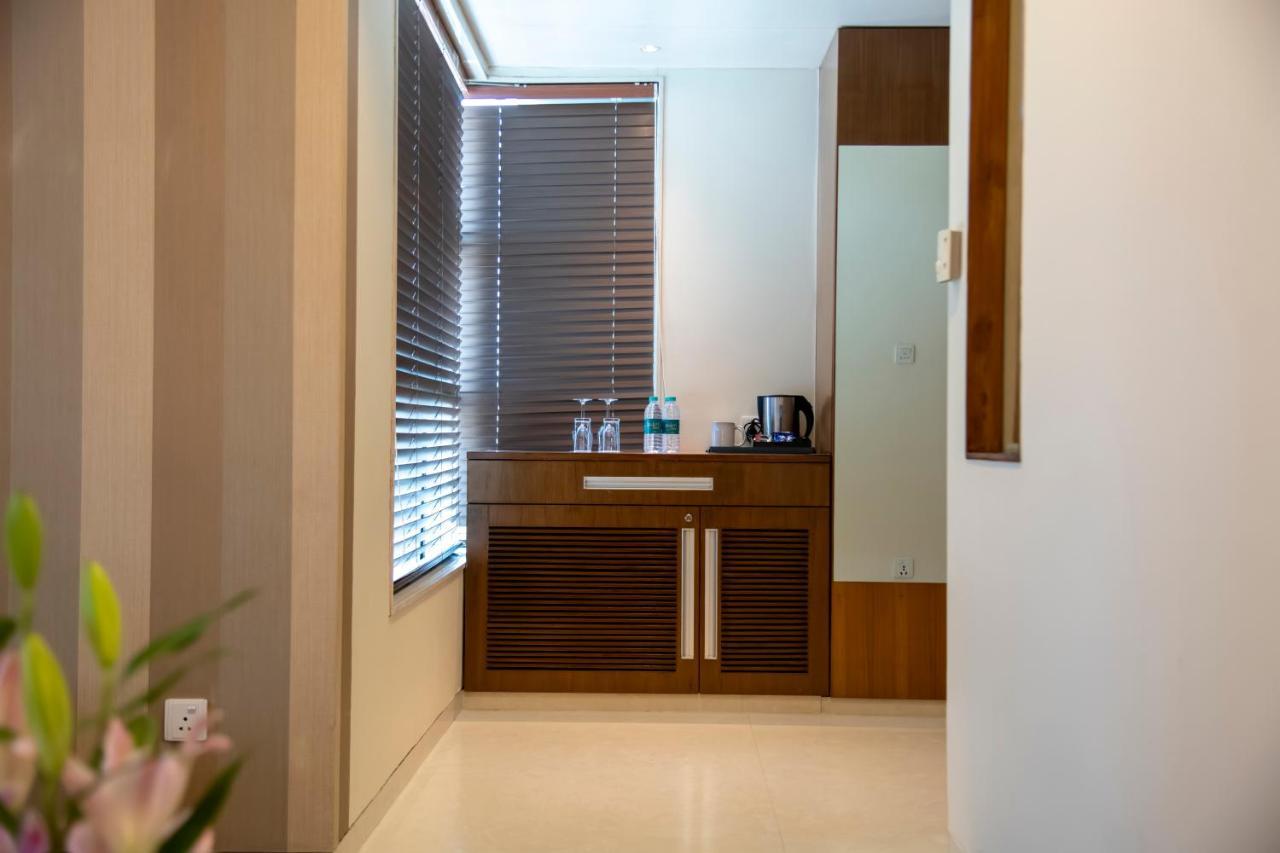 Ramada Plaza By Wyndham Pune Hinjewadi Dāpuri Exteriör bild